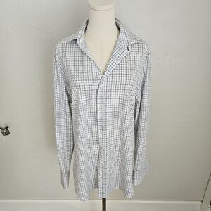 Mizzen+Main White and Blue Casual Button Down Shirt